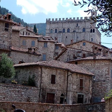 Apartamento La Dimora Di Pietra Gubbio Exterior foto