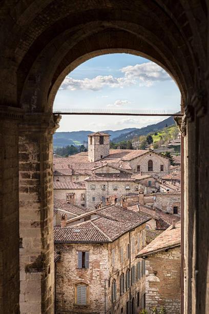 Apartamento La Dimora Di Pietra Gubbio Exterior foto