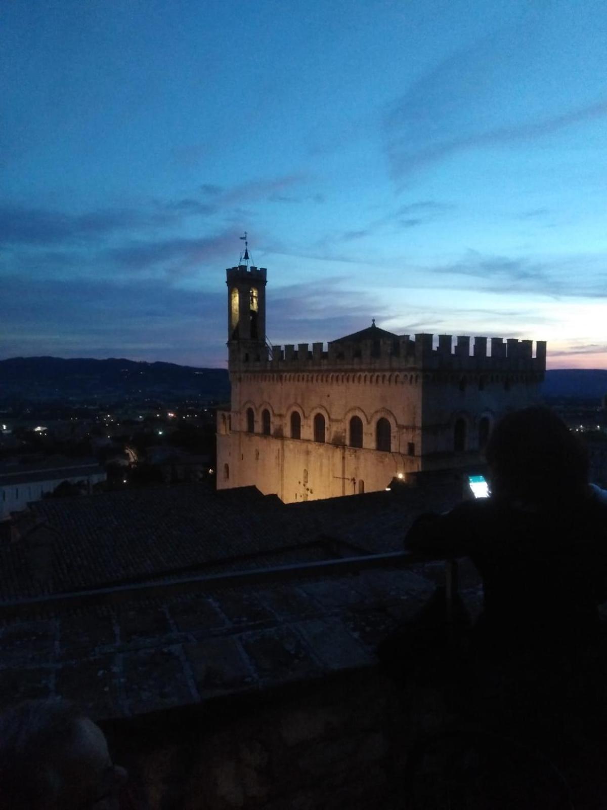 Apartamento La Dimora Di Pietra Gubbio Exterior foto