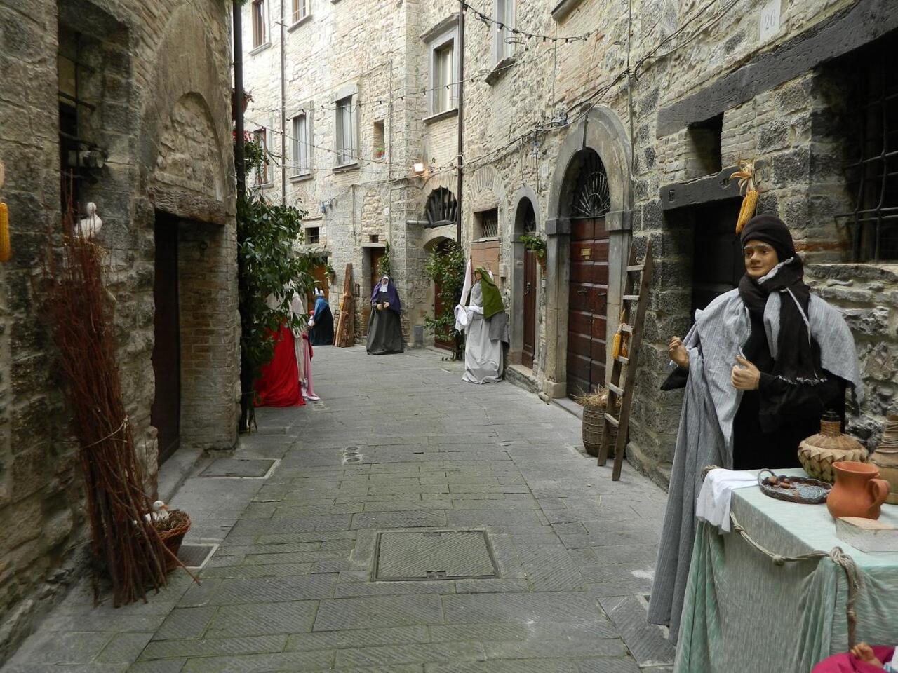 Apartamento La Dimora Di Pietra Gubbio Habitación foto